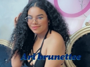 Ari_brunettee