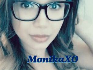 MonikaXO