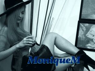 MoniqueM