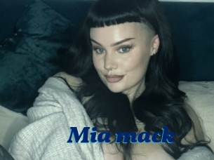 Mia_mack