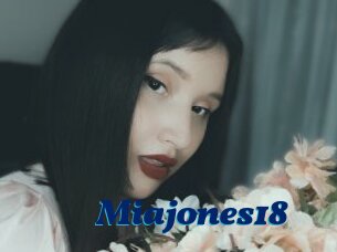 Miajones18