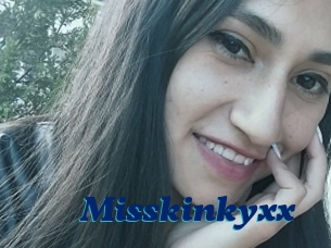 Misskinkyxx